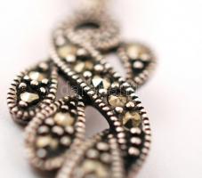 Ezüst (Ag.) medál, markazit kövekkel, jelzett (925), bruttó:4 g, h:4 cm