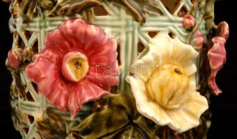 Zsolnay díszváza, kézzel festett porcelánfajansz, egész testen áttört és domború virágmintás díszíté...