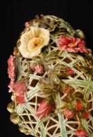 Zsolnay díszváza, kézzel festett porcelánfajansz, egész testen áttört és domború virágmintás díszíté...