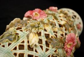 Zsolnay díszváza, kézzel festett porcelánfajansz, egész testen áttört és domború virágmintás díszíté...