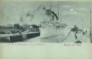 SMS Hohenzollern in der Schleuse / SMY Hohenzollern, the German Navy state yacht, in the Lock (b)