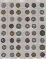 236db-os külföldi, hobbi fémpénz és zseton gyűjtemény jobb darabokkal, "NUMIS" albumba ren...