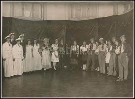 cca 1935 Budapest társasági élete, bálok és bankettek, 4 db pecséttel jelzett vintage riportfotó, 15...