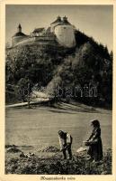 Krasznahorkaváralja, Krásnohorské Podhradie; a vár, krumpliszedő földművesek, kiadja Fuchs Jószef / castle, potato harvesting peasants (EK)