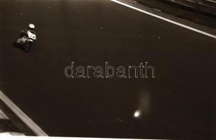 cca 1988 Motorversenyről készült kisfilmes negatív, 36 db felvétel, 24x36 mm