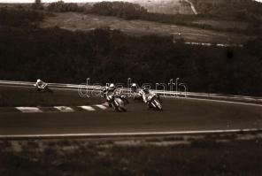 cca 1988 Motorversenyről készült kisfilmes negatív, 36 db felvétel, 24x36 mm