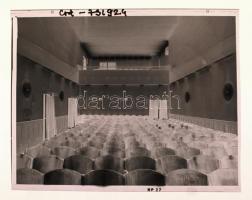 1973 Budapest, Pesterzsébet, Kossuth mozi kívül- belül, 4 db jogdíjmentes, szabadon felhasználható 6...