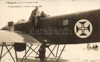 1926 O Sagres na Vila de Santa Cruz, Perestrellos-Madeira / Portugese Fokker hydroplane aircraft Infante de Sagres, with the Navy pilots Moreira de Campos and Neves Ferreira (worn edges)