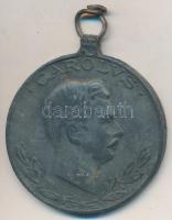 1918. "Sebesültek Érme" cink kitüntetés mellszalag nélkül, cserélt függesztőkarikával. Szign.: R. Placht T:2- Hungary 1918. "Wound Medal" zinc decoration without ribbon, with changed suspension ring. Sign.: R. Placht C:VF NMK 329.