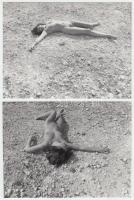 cca 1974 Parti föveny virágszála, 4 db finoman erotikus vintage fotó, 9x12 cm / 4 erotic photos, 9x12 cm