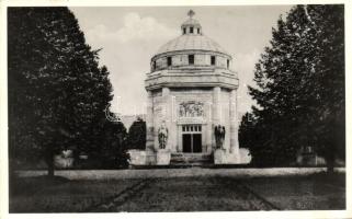 Krasznahorka-Váralja, Krásnohorské Podhradie; Mauzóleum, kiadja Fuchs József / mausoleum (EK)