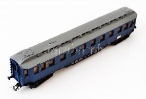 Különféle (Piko, Ehlcke, Schicht) márkájú HO-s vagonok, egy doboz nélkül, jó állapotban, összesen:9 ...