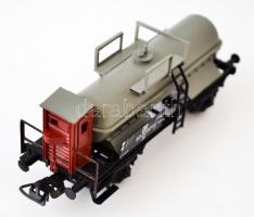 Különféle (Piko, Ehlcke, Schicht) márkájú HO-s vagonok, egy doboz nélkül, jó állapotban, összesen:9 ...