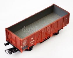 Különféle (Piko, Ehlcke, Schicht) márkájú HO-s vagonok, egy doboz nélkül, jó állapotban, összesen:9 ...