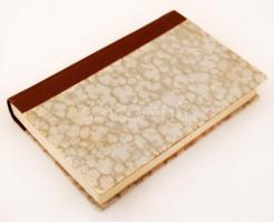 Móricz Zsigmond: Mese a zöld füvön. Elbeszélések.
Bp., 1915, Athenaeum. 186 p. Későbbi félvászon kö...