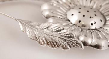 Ezüst, virágos fogvájótartó,   Ag., nettó: 23,1gr., jelzett, 11x6cm/ Silver, floral toothpick holder...
