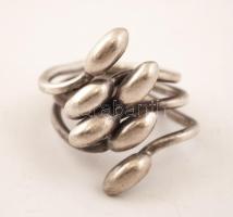 Ezüst(Ag) gyűrű, jelzett, méret: 53, nettó: 9,2 g