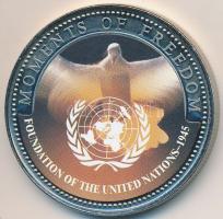 Libéria 2001. 10$ "Szabadság pillanatai - ENSZ megalapítása 1945." multicolor, tanúsítvánnyal T:PP kis ujjlenyomat Liberia 2001. 10 Dollars "Moments of Freedom - Foundation of the United Nations 1945" multicolor, with certificate C:PP small fingerprint