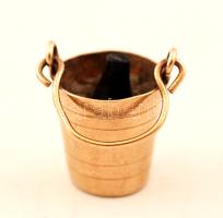 Arany mini pezsgős vödör, Au., 9K.,  bruttó:1,9gr., jelzett, 1,5x2cm/ Gold champagne bucket, Au 9K, gross:.. 1,9gr, marked, 1,5x2cm