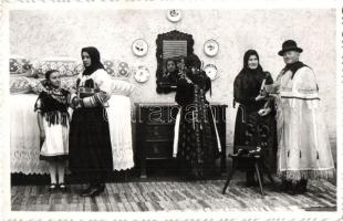 Mezőberényi népviselet / Hungarian folklore from Mezőberény, photo