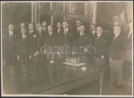 1936 A Magyar Királyi Szabadalmi Bíróság díszülése, 2 db fotó, Sass Béla pecséttel jelzett fotója, 1...