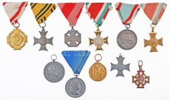 Farkas Andor alezredes 11db kitüntetése, 3db fotója, közte esküvői fotók, valamint gyászjelentés. 
...