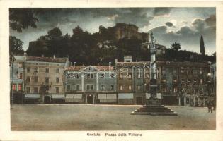 Gorizia, Görz (Tyrol); Piazza della Vittoria / square at night (wet corner)