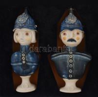 Jelzett (SJ) rendőr pár, kézzel festett porcelán figurák, eredeti dobozában, hibátlan, m:16 cm (2×)