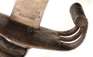 Solingen pengéjű díszkard, fém hüvellyel, a kardgombon vésettel, jó állapotban, pengehossz: 74,5 cm,...