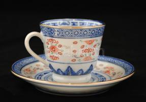 6 db kínai porcelán csésze + 5 db alj, jelzettek, apró kopásnyomokkal, az egyik csészealj kis lepatt...