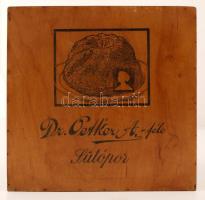 cca 1910 Dr. Oetker August fiókos fa terméktartó szekrény, pirogravír reklám képpel és feliratokkal ...