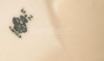 cca 1884-1909 Moritz Zdekauer szecessziós porcelán tál, áttört fülekkel, matricás, jelzett, lepattan...