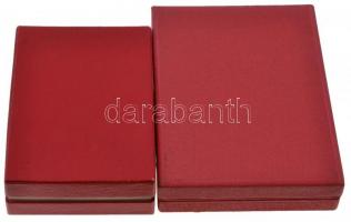 ~1970. "A Szocialista Kultúráért" zománcozott fém kitüntetés nem eredeti tokban + ~1980. &...