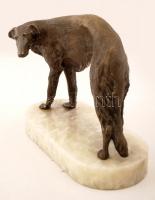 Jelzés nélkül: Figyelő agár. Bronz, alabástrom talapzaton, h:21 cm, m:15 cm