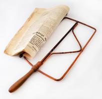 Régi nád újságtartó, 60x22 cm