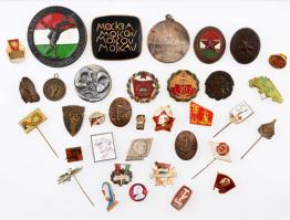 34db-os vegyes szocialista jelvény tétel néhány jobb darabbal, benne "SZOT", "KATE Országos Találkozó", "Moszkva" T:vegyes