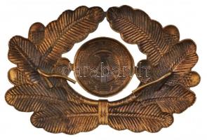 NDK DN Fém tányér sapka jelvény (68x46mm) T:2
GDR ND Metal service cap badge (68x46mm) C:XF