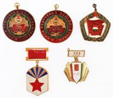 5db-os zománcozott, szocialista kitüntetés tétel, benne "10 éves IG KISZ", "A Haza Fegyveres Szolgálatában" 25 és 35 év után, "Szocialista Brigád" T:2