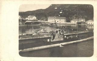 Osztrák-magyar tengeralattjárók a kikötőben / U-Boat Kriegsmarine, submarines at the port, photo