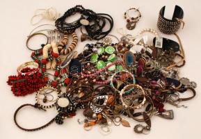 Nagy vegyes bizsutétel, kb. 2 kg