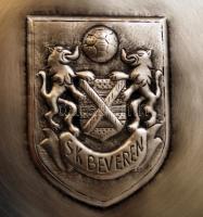 Geerinco ón falitányér SK Beveren belga elsőosztályú futballcsapat címerével, jelzett, d:23 cm