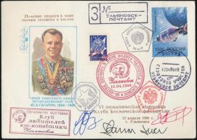 Jurij Onufrijenko (1961- ), Jurij Uszacsov (1957- ) orosz és Shannon Lucid (1943- ) amerikai űrhajósok aláírásai emlékborítékon /  Signatures of Yuriy Onufriyenko (1961- ), Yuriy Usachov (1957- ) Russian and Shannon Lucid (1943- ) American astronauts on envelope