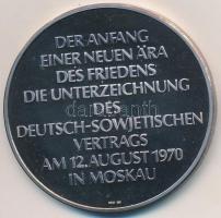 NSZK 1970. "Német-szovjet moszkvai szerződés" Ag emlékérem (50g/0.999/50mm) T:PP kis felül...