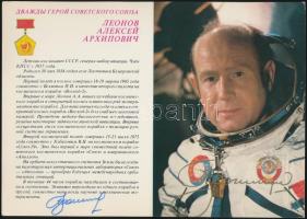 Alekszej Leonov (1934- ) orosz űrhajós aláírása emléklapon /  Signature of  Aleksey Leonov (1934- ) Russian astronaut on paper