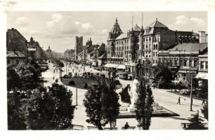 Debrecen, Ferenc József út, villamos, automobile