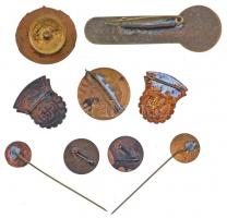 9db-os "Vöröskereszt" jelvény tétel, benne "Többszörös véradásért", "Magyar...