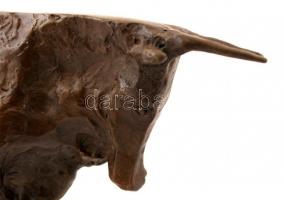 Picasso jelzéssel: Bika. Nagy szériás bronz kisplasztika, m:14 cm, h:25 cm