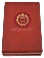 1957. "Vörös Csillag Érdemrend" aranyozott, zománcozott bronz kitüntetés mellszalagon, tok...