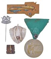 5db-os jelvény tétel, benne "Magyar Szabadságharcos Szövetség", "Hűséggel a nép egész...