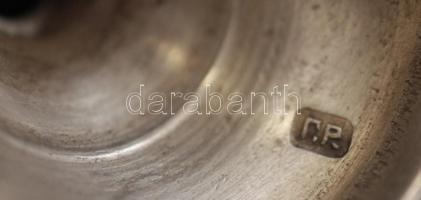 Orosz ezüst (Ag.) vodkás pohár, jelzett, mesterjeggyel ("S. R."), üveg betéttel, d: 3,5 cm...